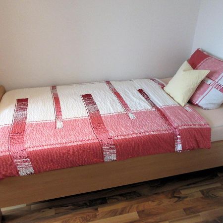 Private Apartment Near Fair Ground Ганновер Экстерьер фото