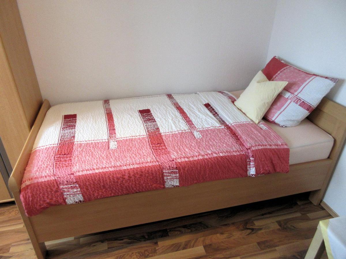 Private Apartment Near Fair Ground Ганновер Экстерьер фото